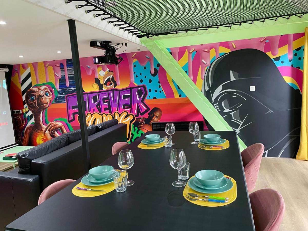 Capsule Forever Young: Entertainment Hub with Jacuzzi & Sauna Hastiere-par-dela Exterior photo